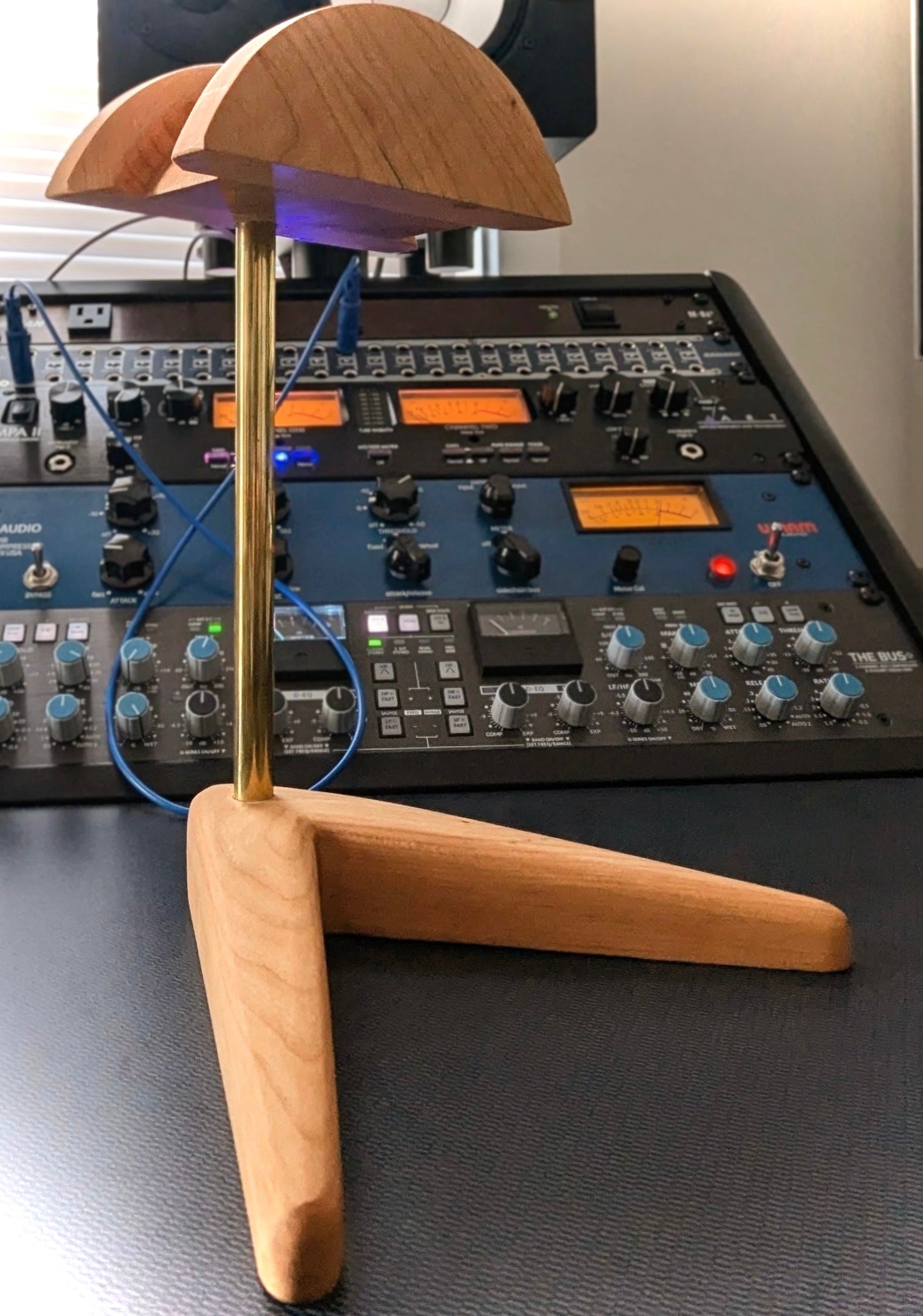 Headliner Headphone Stand - Cherry